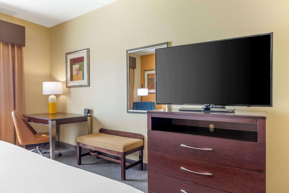 Comfort Inn and Suites Mexia, TX 49/59