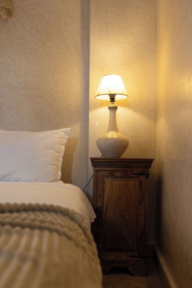 Riad Saba 27/64