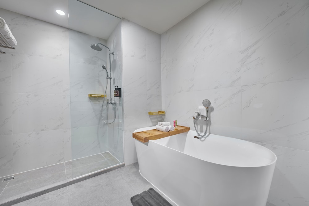 The Alana Hotel and Convention Center Malang 36/36