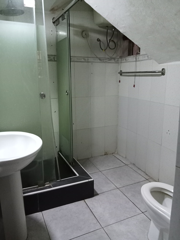 Degok Hotel 49/50