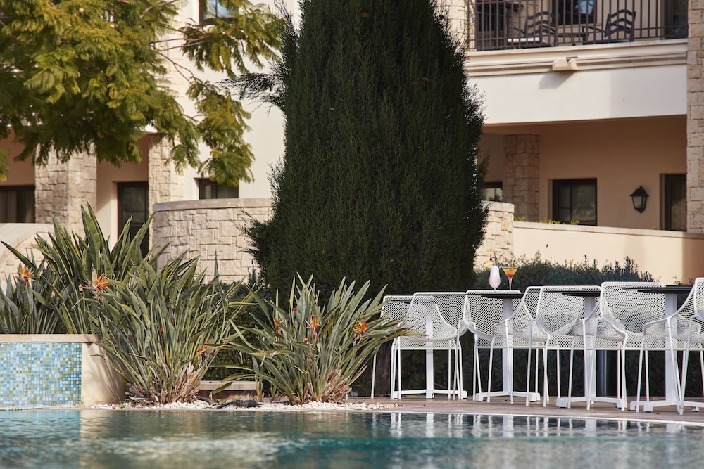 Aphrodite Hills Hotel 43/47
