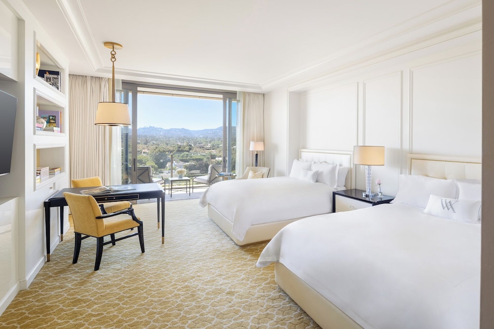 DELUXE, 2 QUEEN BEDS, HIGH FLOOR