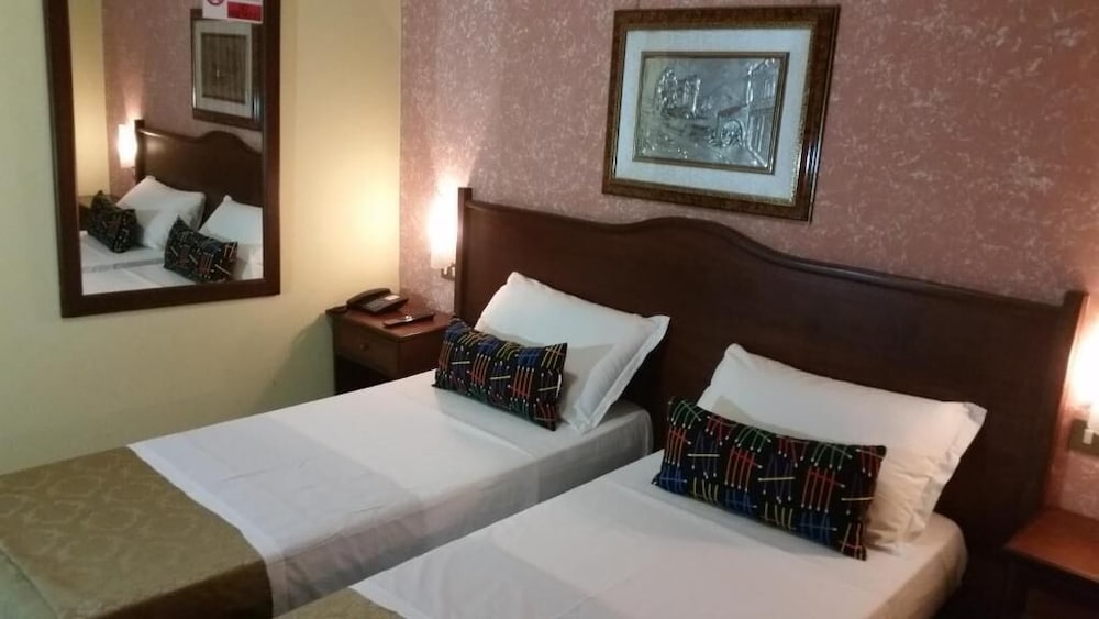 Room, Twin Beds