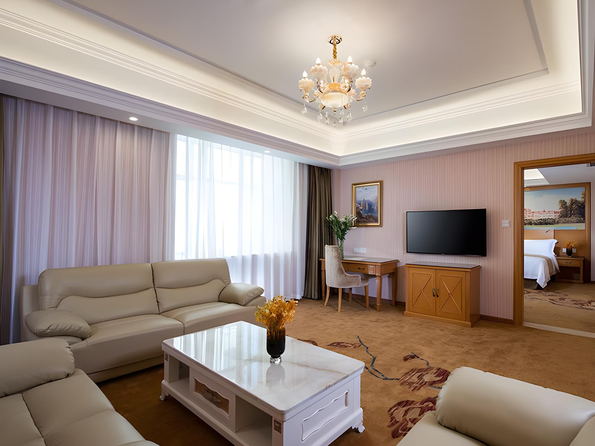 Vienna Hotel (Foshan Lingnan Mingzhu Stadium) 20/33