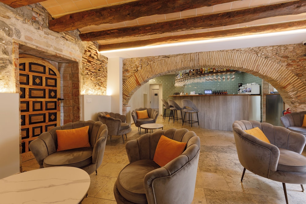 Boutique Hotel Comtal Empuries 32/50