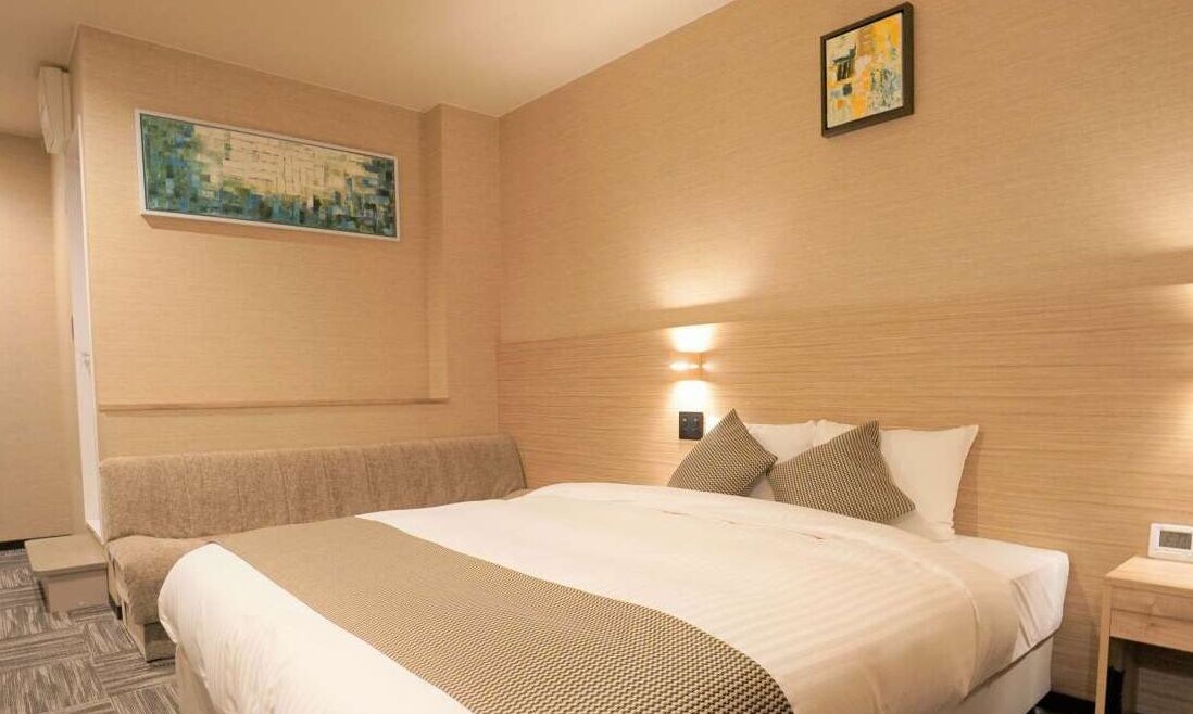 DELUXE, QUEEN BED, SOFA, BATHTUB