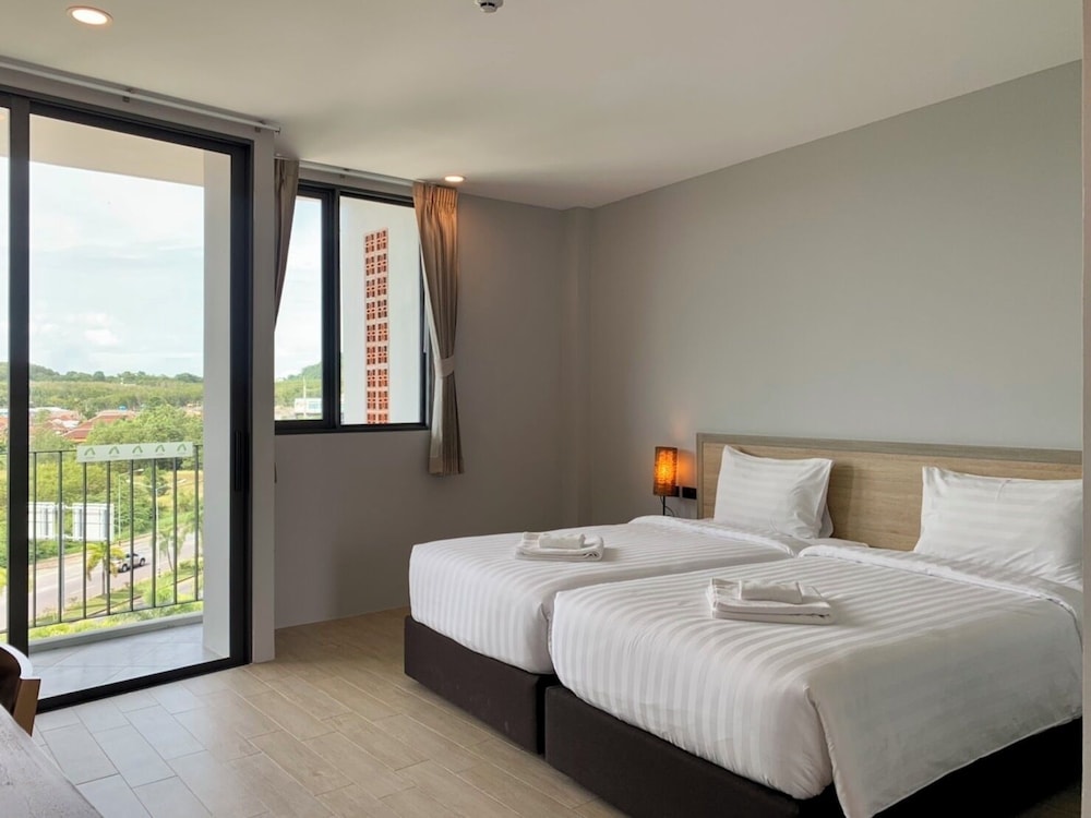 Atom Phuket Hotel -SHA Plus 26/50