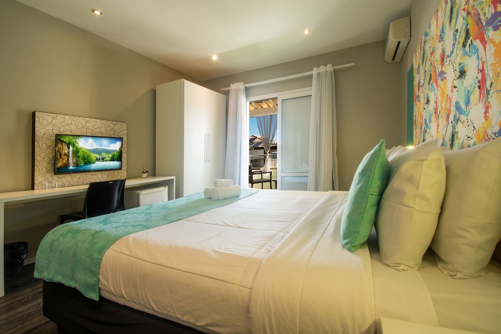 DELUXE, TWIN BEDS