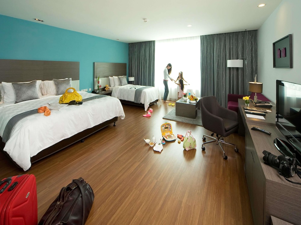 Pullman Kuching 24/70