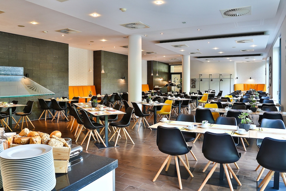 Hotel Frankfurt Messe Affiliated By Melia 57/73
