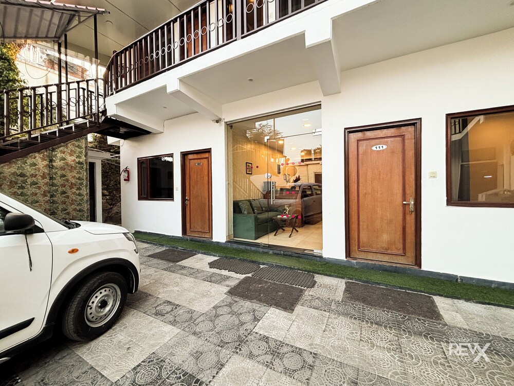 HOTEL SUNNY COT 46/55