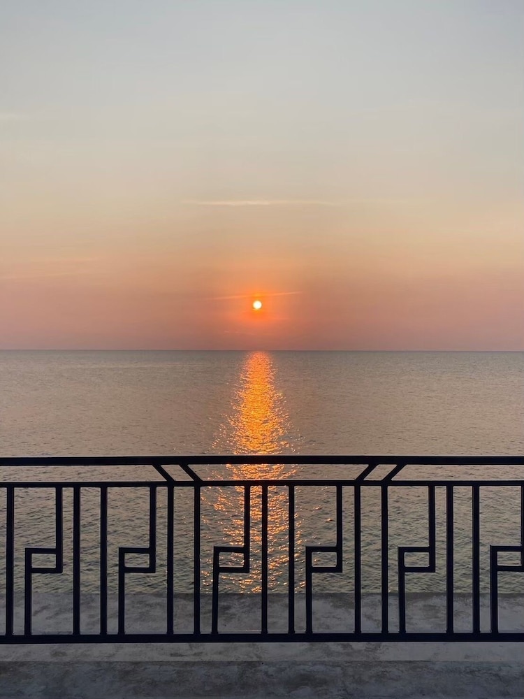 P.D. Beach Resort 43/50