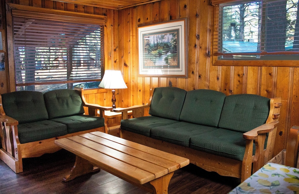 Arizona Mountain Inn and Cabins 30/50