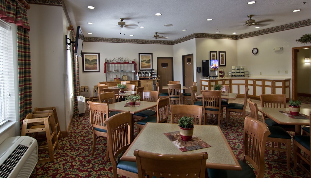 Coshocton Village Inn and Suites 50/68