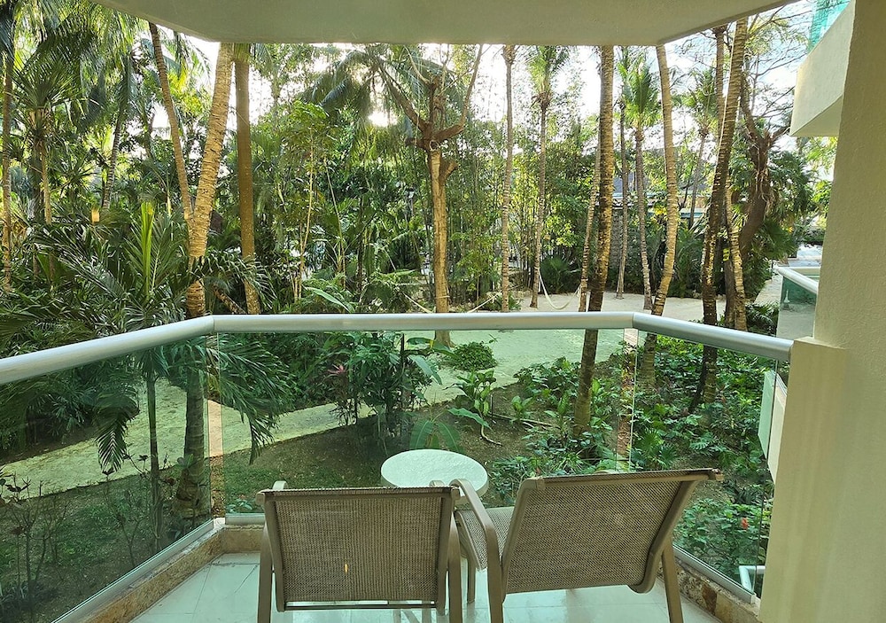 swimming pool spa