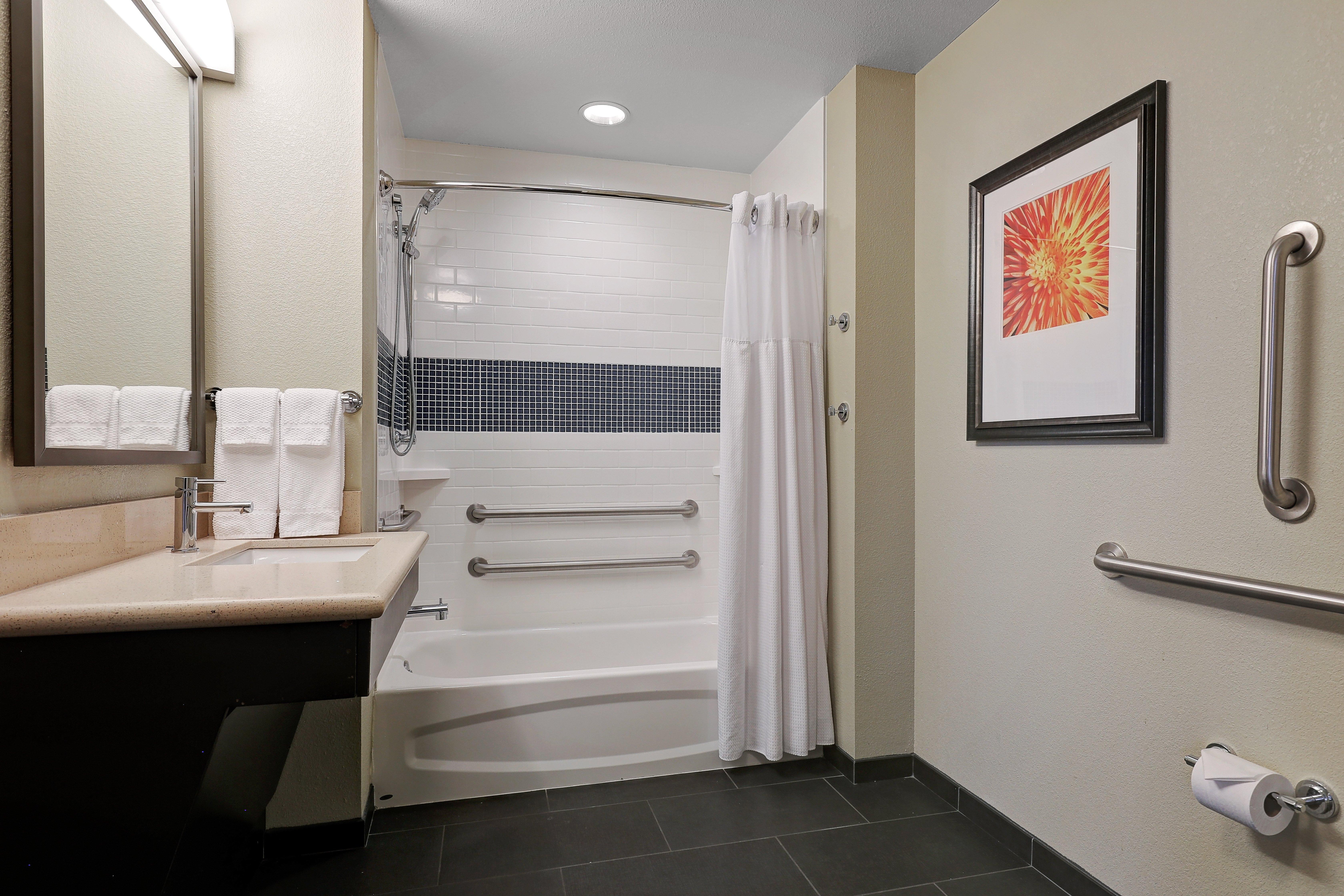 غرفة بسرير كوين لذوي الإعاقة، Staybridge Suites Washington D.C. - Greenbelt 2/3