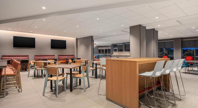 Home2 Suites by Hilton Burlington, NJ 27/36