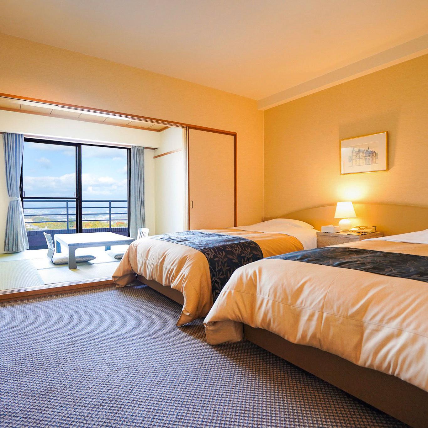 غرفة يابانية غربية بغرفتي نوم بأرضية تاتامي للمدخنين