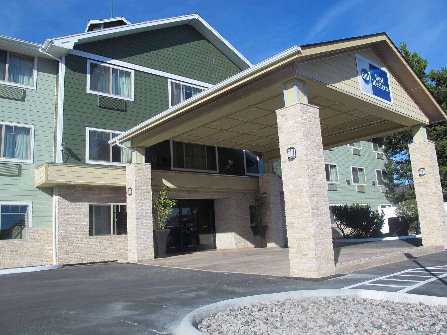 Best Western Long Beach Inn 50/53