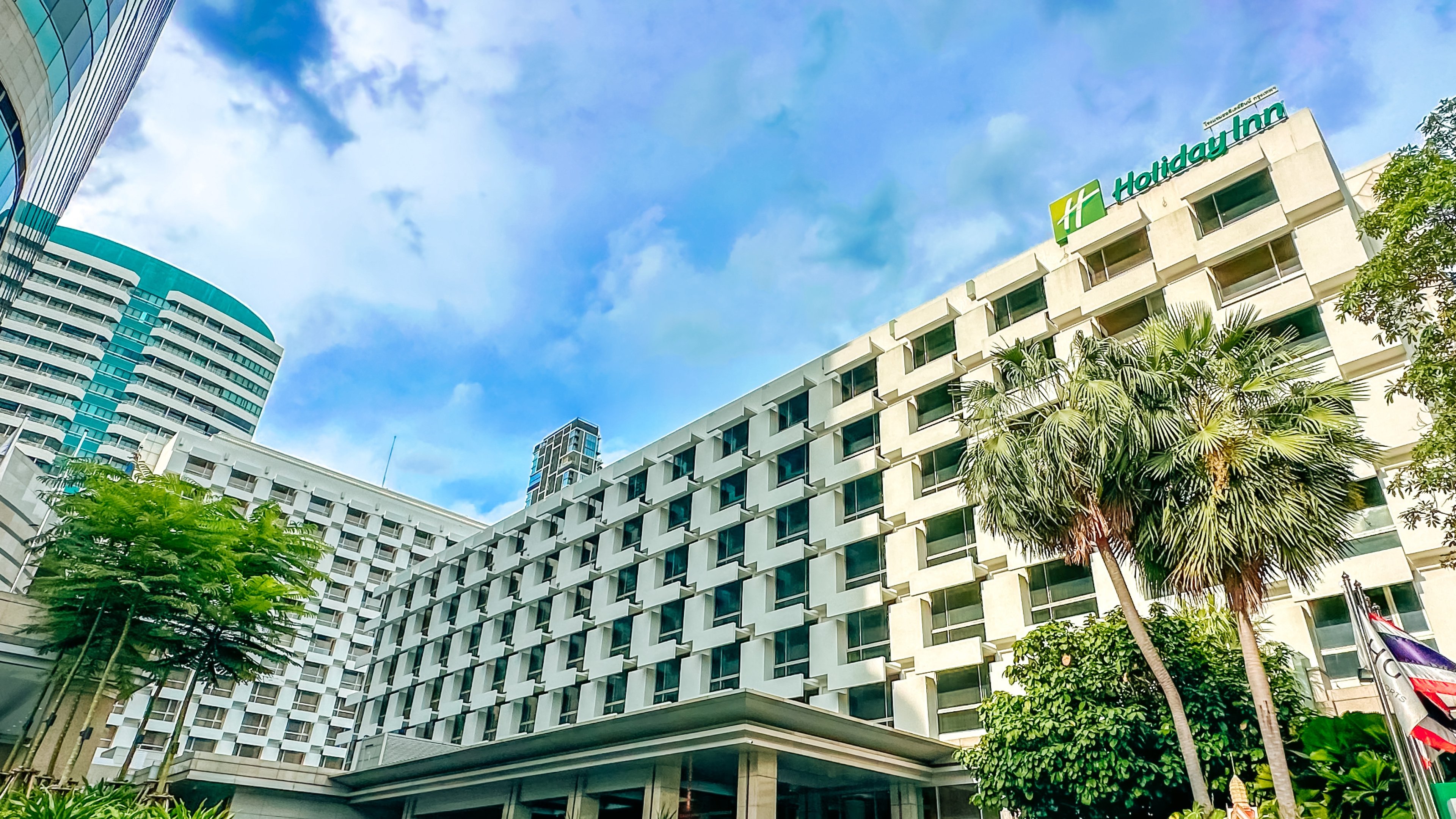 Holiday Inn Bangkok Hotel 3/76