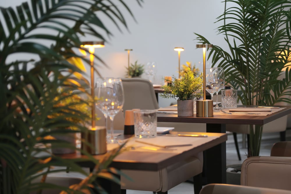 restaurant cafeteria