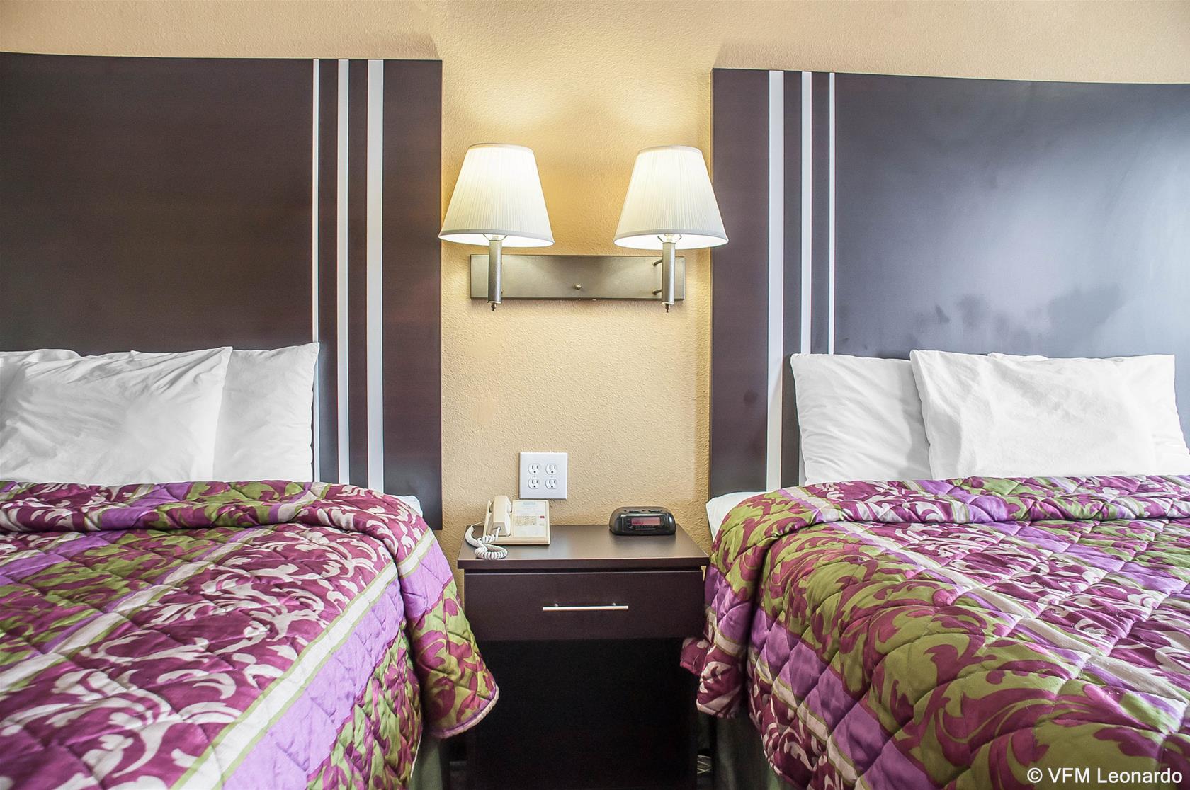 Rodeway Inn Suites Amherst 14/25