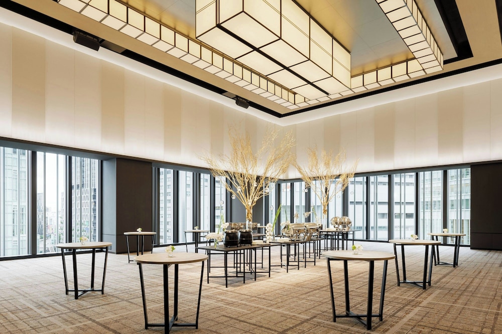 THE OSAKA STATION HOTEL, Autograph Collection 38/46