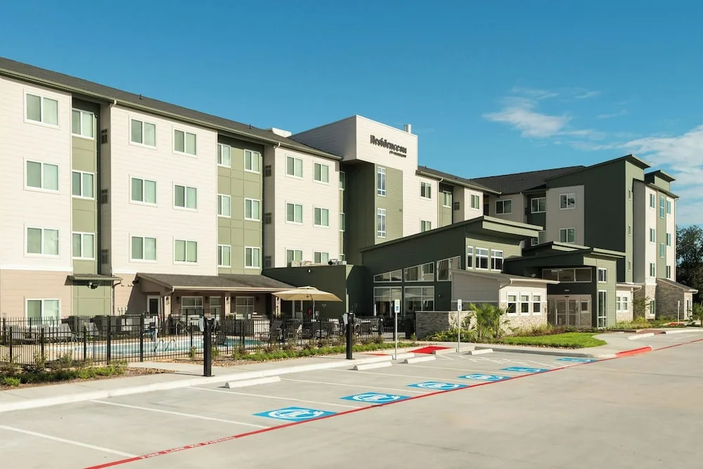 Residence Inn by Marriott Pearland 29/34