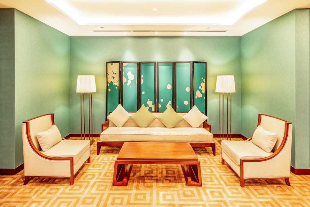 Holiday Inn Neijiang Riverside 34/81