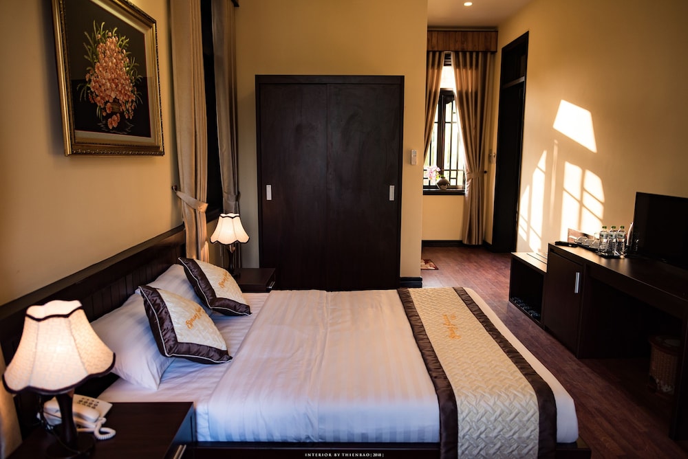 غرفة سوبيريور ثلاثية بسرير كوين وسرير فردي بشرفة، Spring Garden Villa 5/10