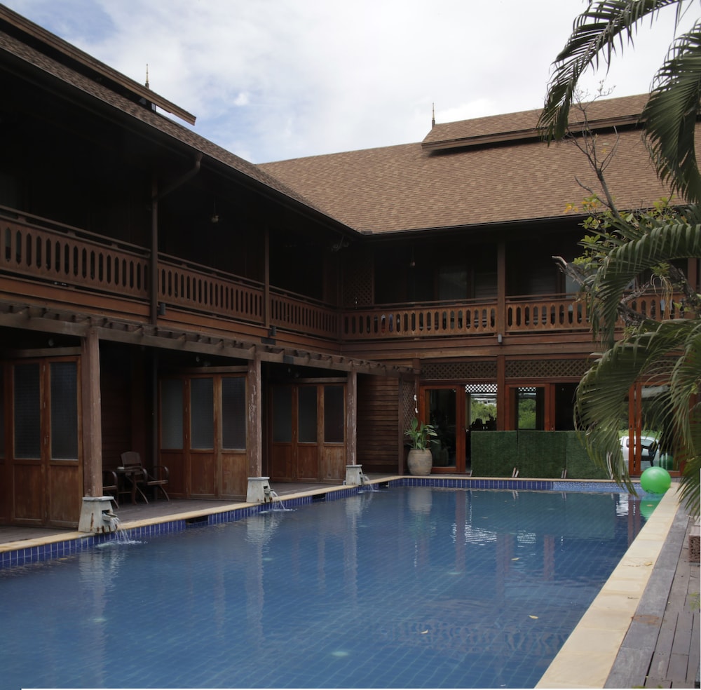 Baan U Sabai Boutique House 61/64