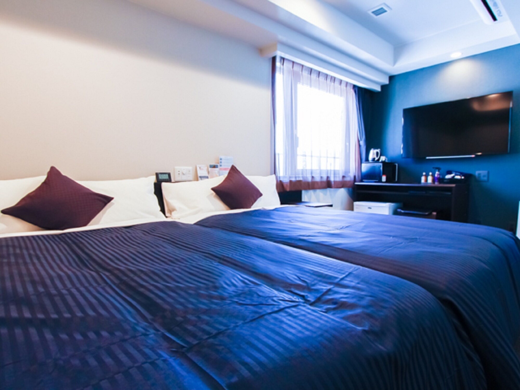 ROOM, TWIN BEDS, SMOKING