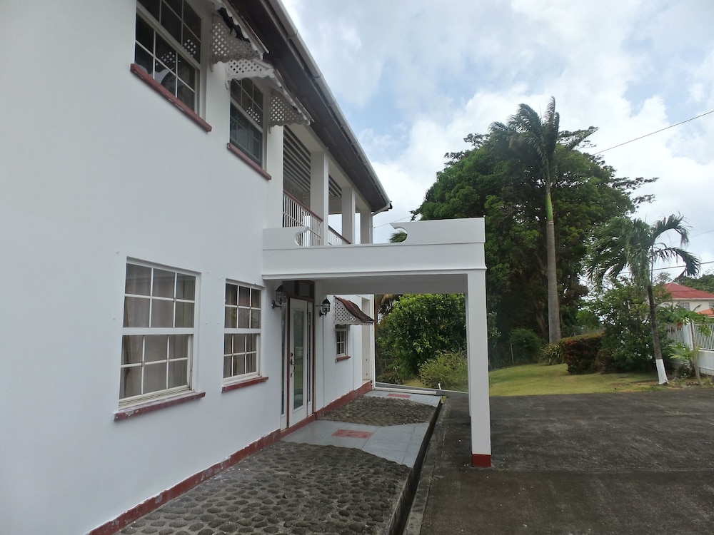 Rnm The Clubhouse Grenada 36/50