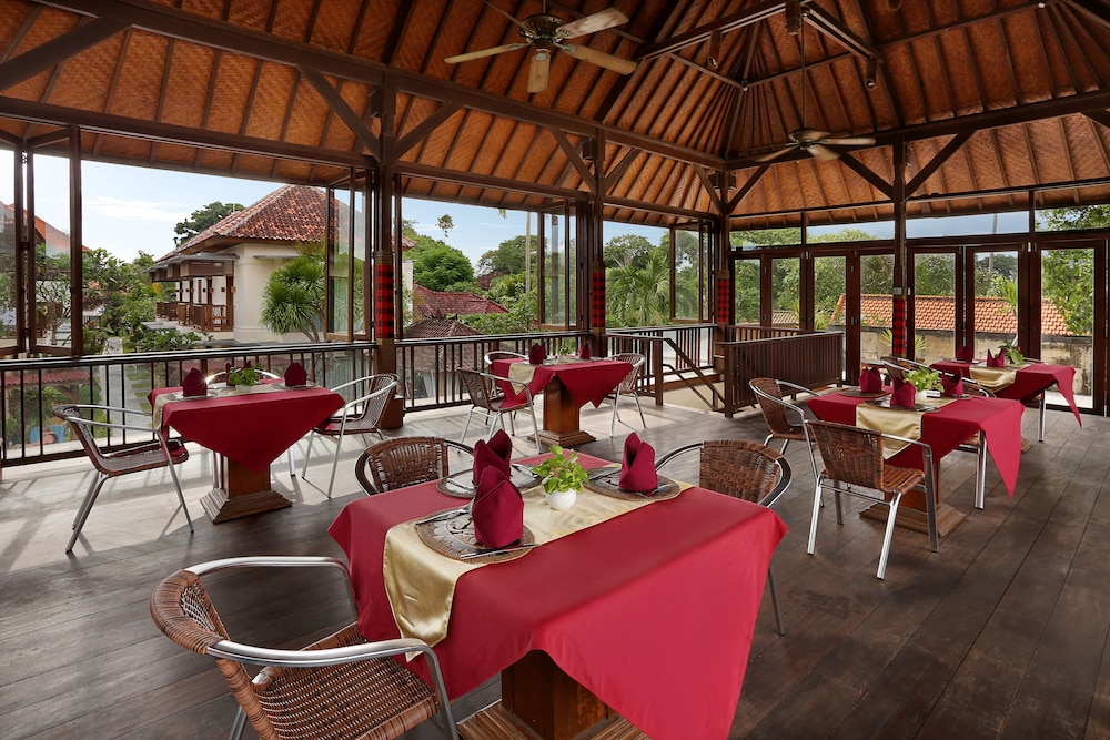 Respati Beach Hotel 52/66