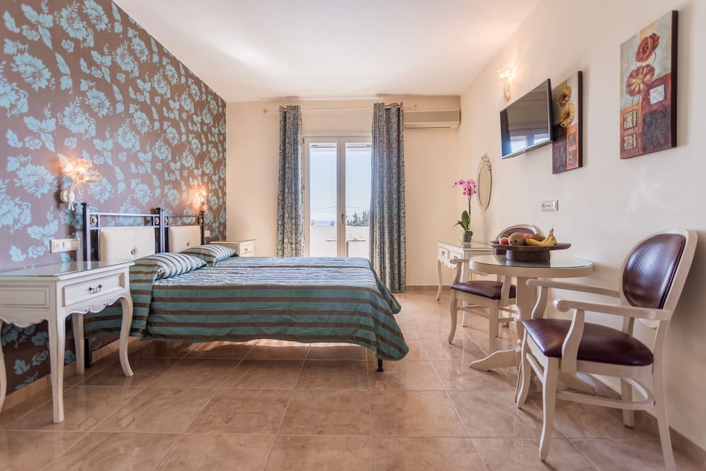 Ariadne Hotel 31/74