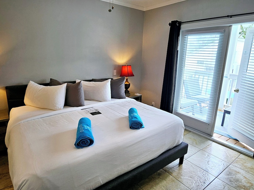 Bishop Hotel Key West 15/50