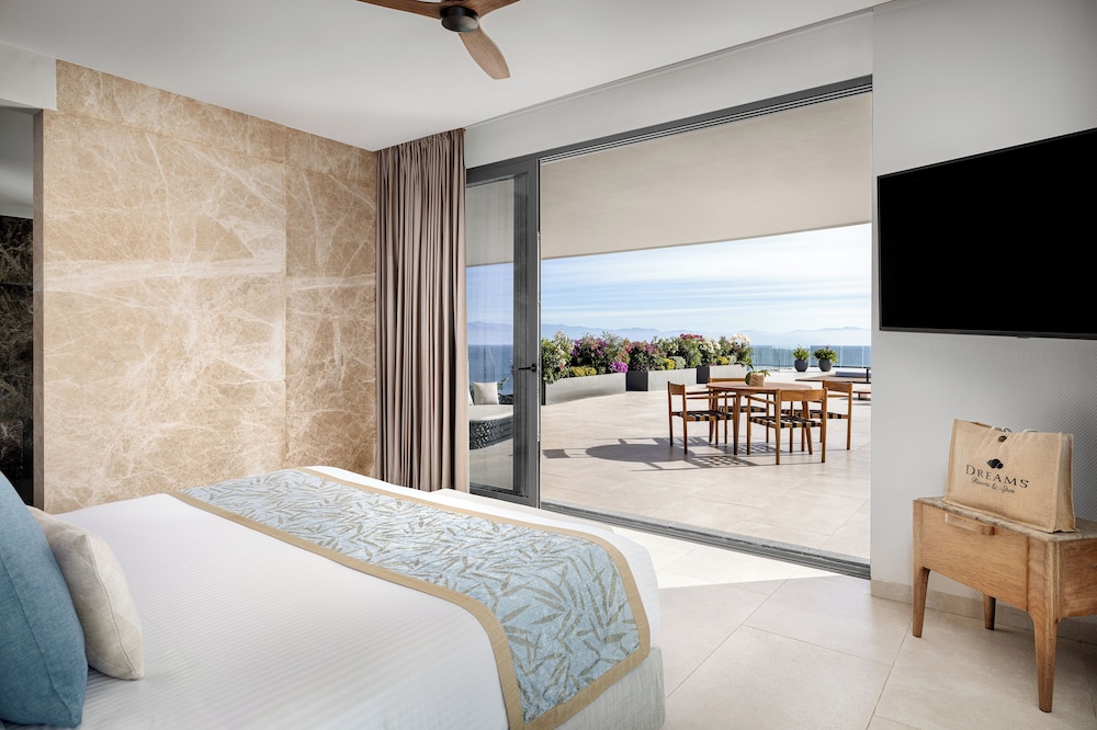 Presidential, Preferred Club, Suite, King Bed, Ocean View