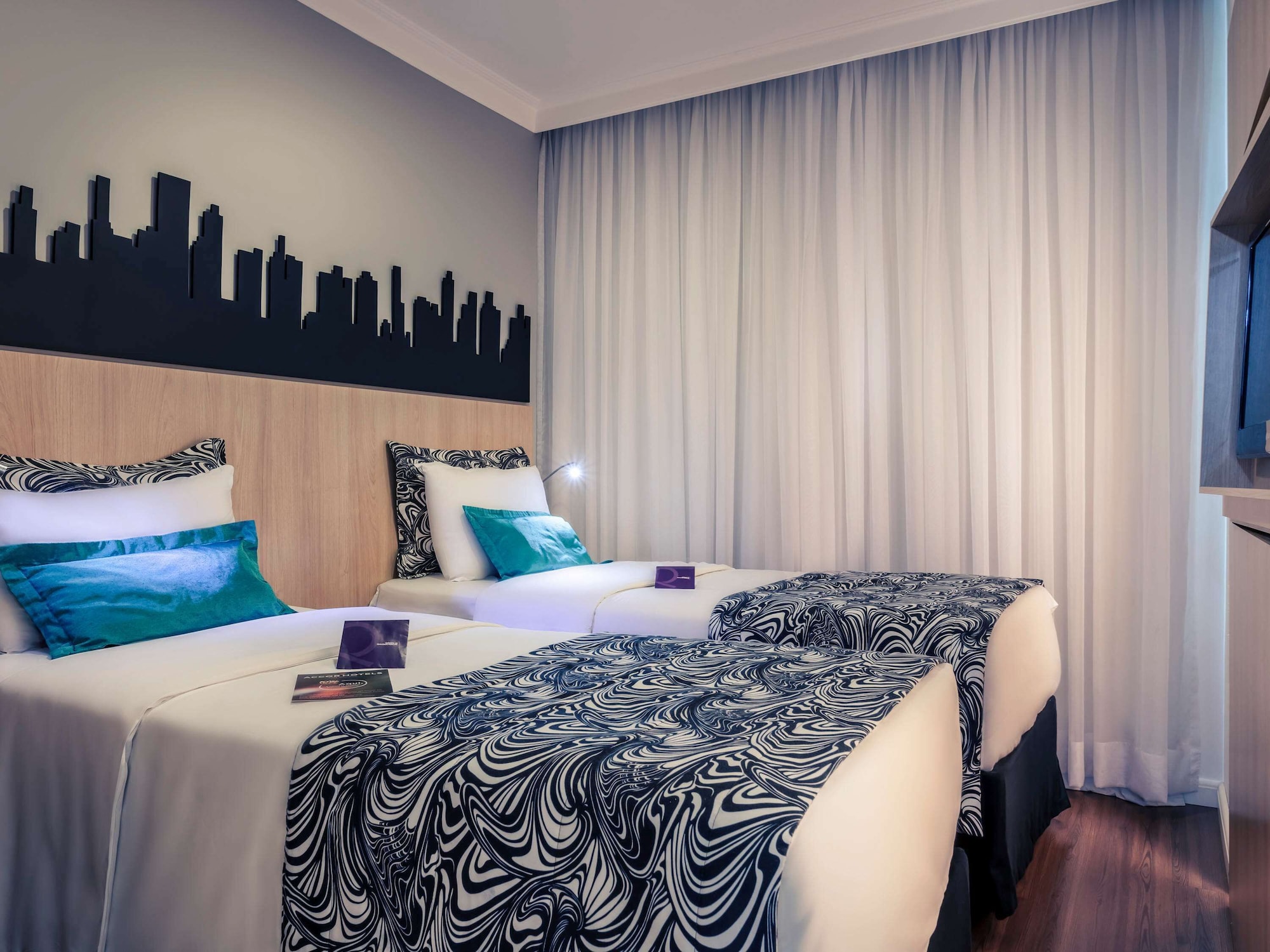 STANDARD, TWIN BEDS