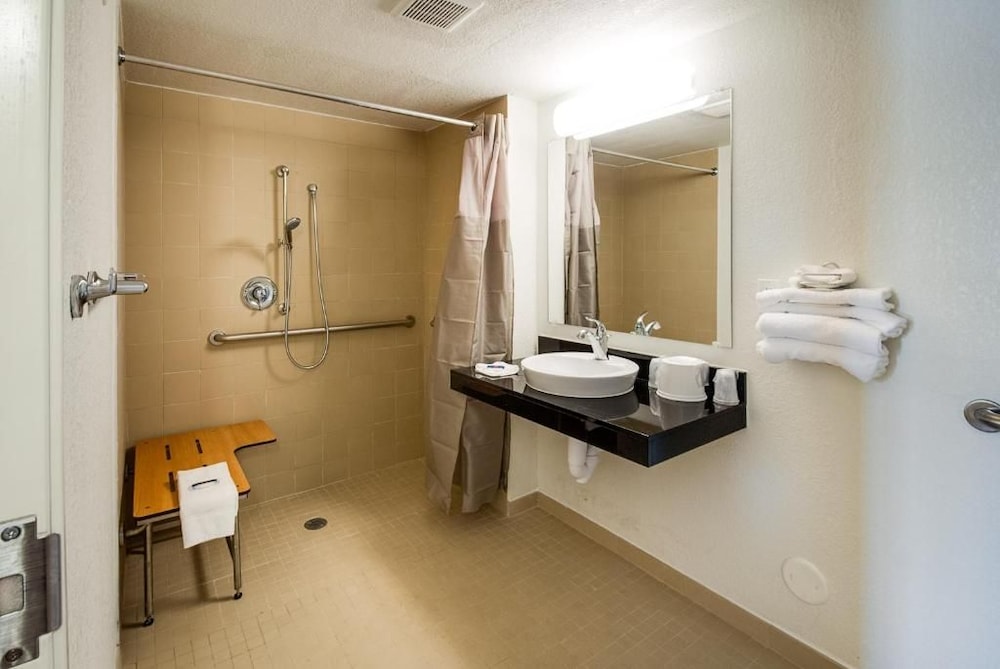 Motel6 Lenexa, KS - Kansas City Southwest 43/44