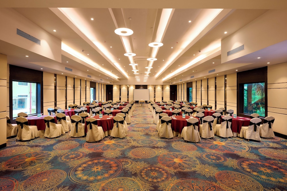 Sea Breeze Sarovar Portico Varca Goa 26/36