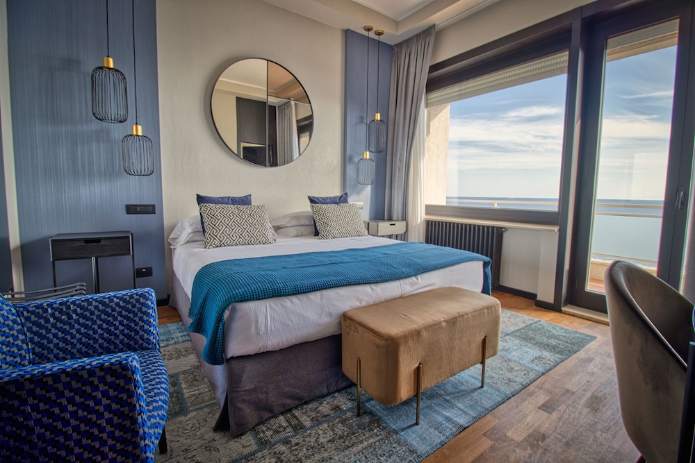 GRAND HOTEL PASSETTO 21/70
