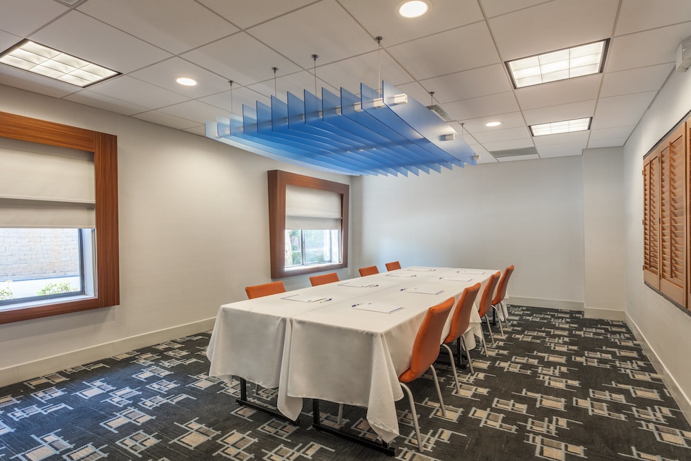 Holiday Inn Express Suites Augusta West Ft Gordon Area 35/69