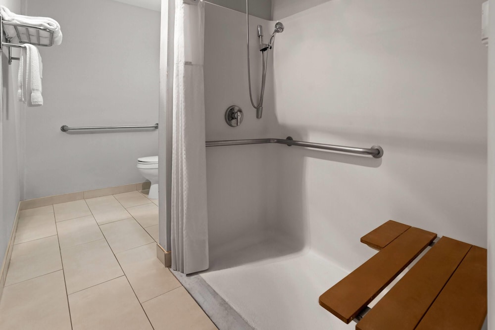 Microtel Inn Suites By Wyndham Albany Airport 49/49