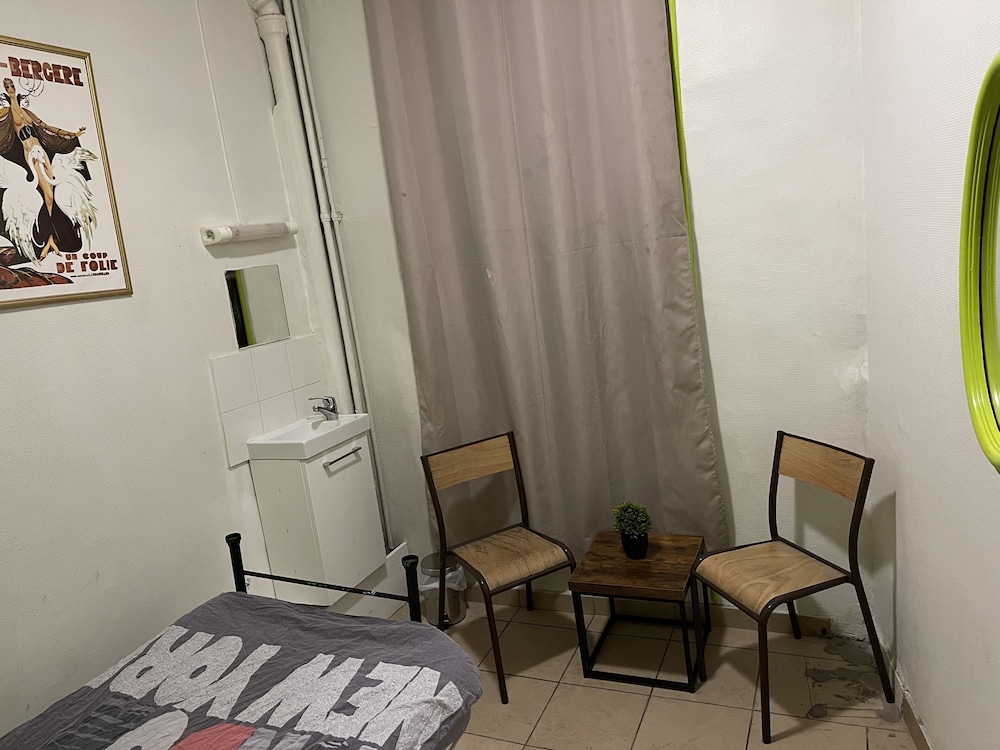 Hotel Du Globe 7/66