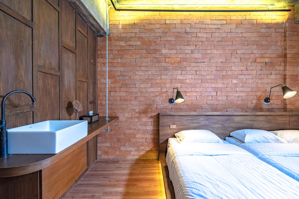 Siam Plug In Hostel 49/50