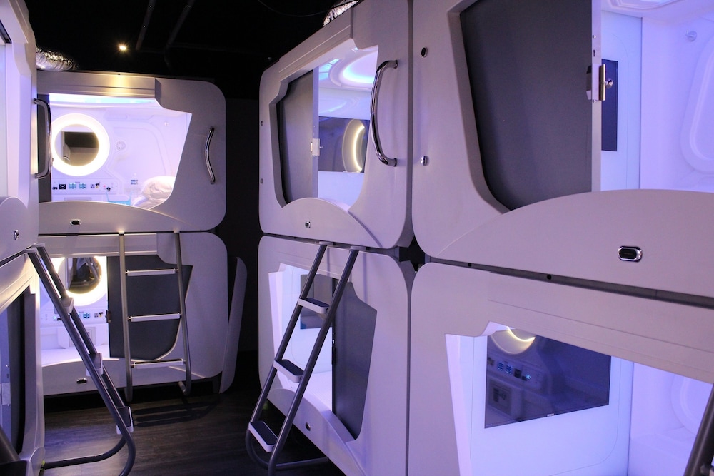Heybear Capsule Hotel 34/50