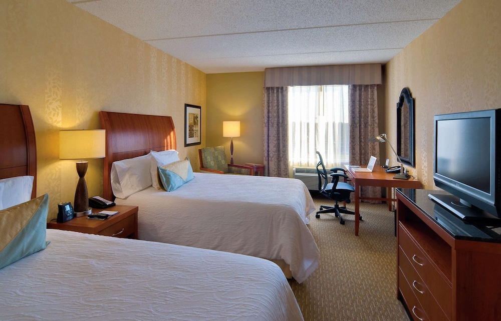 Hilton Garden Inn Lakewood 6/52