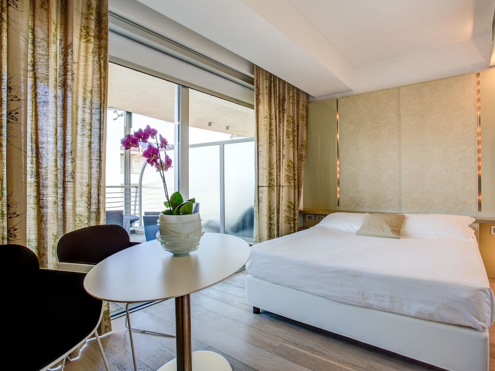 Hotel Premier & Suites 25/60