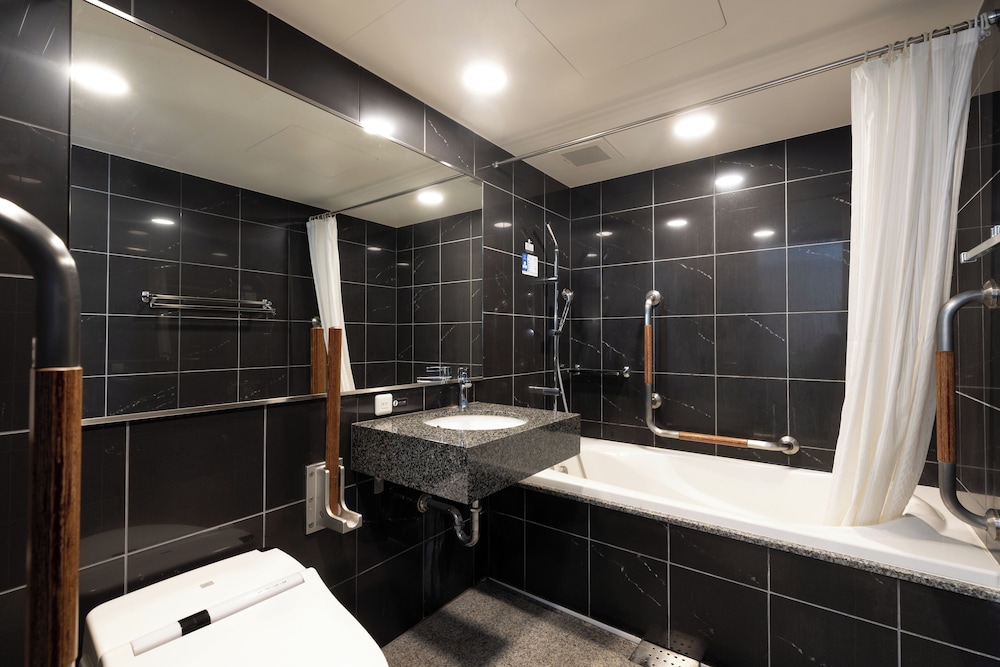 Apa Hotel Nihonbashi Hamachoeki Minami 66/68