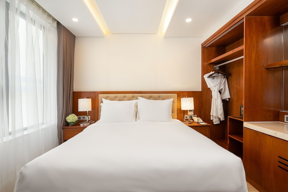 Paris Deli Danang Beach Hotel 20/80
